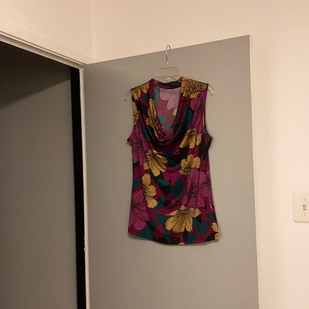 Large Blouse/Shell 🌹